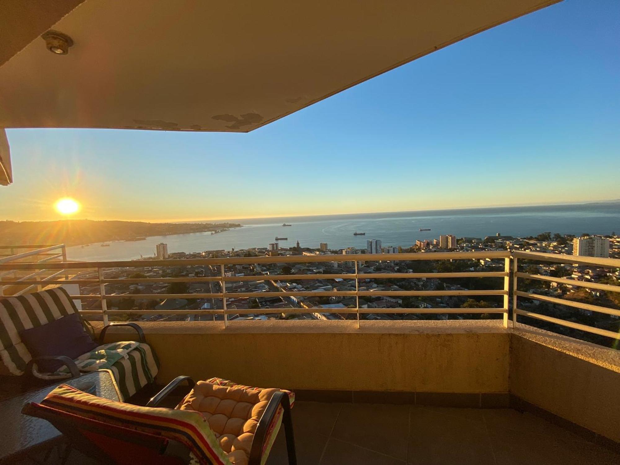 Hermoso Departamento En Valparaiso, Vista Al Mar.